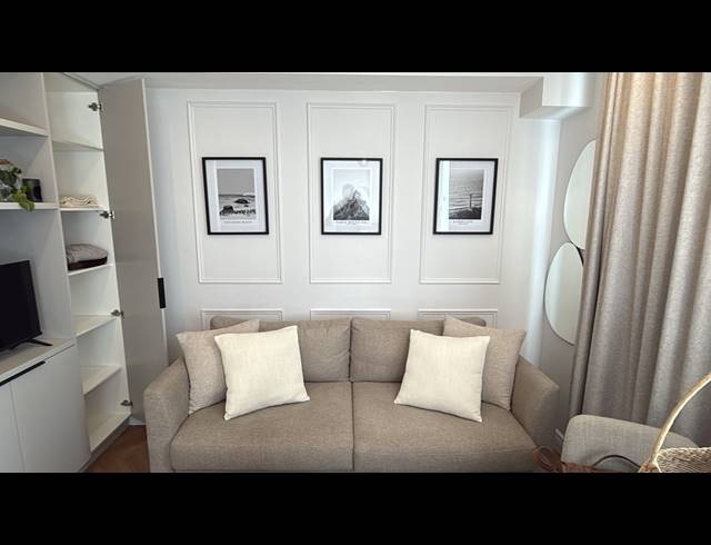 BEDROOM APARTMENT FOR SALE IN CAPE TOWN CITY CENTRE